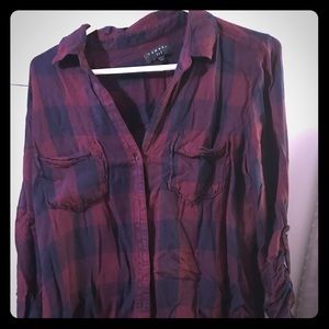 Lightweight plaid top